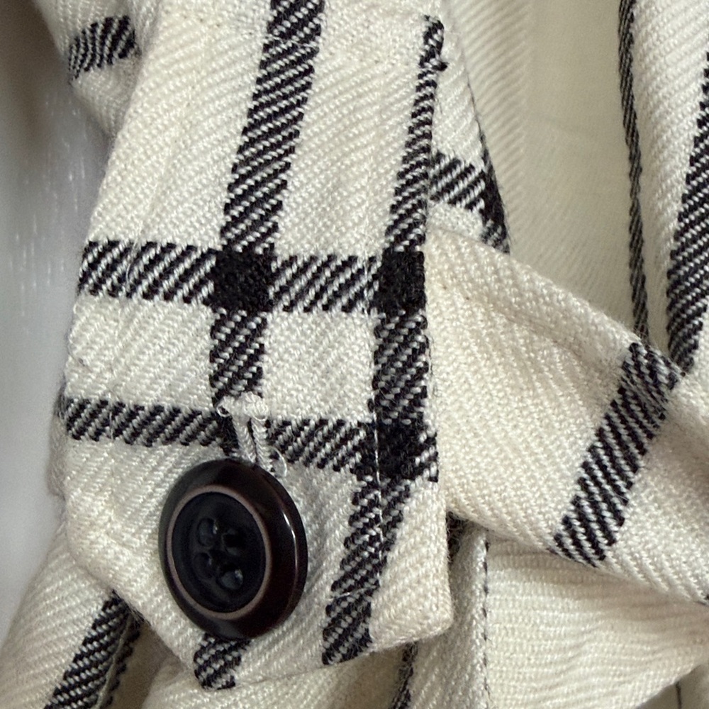 Bandolino Cream and Black Plaid Blazer - Picture 4 of 9